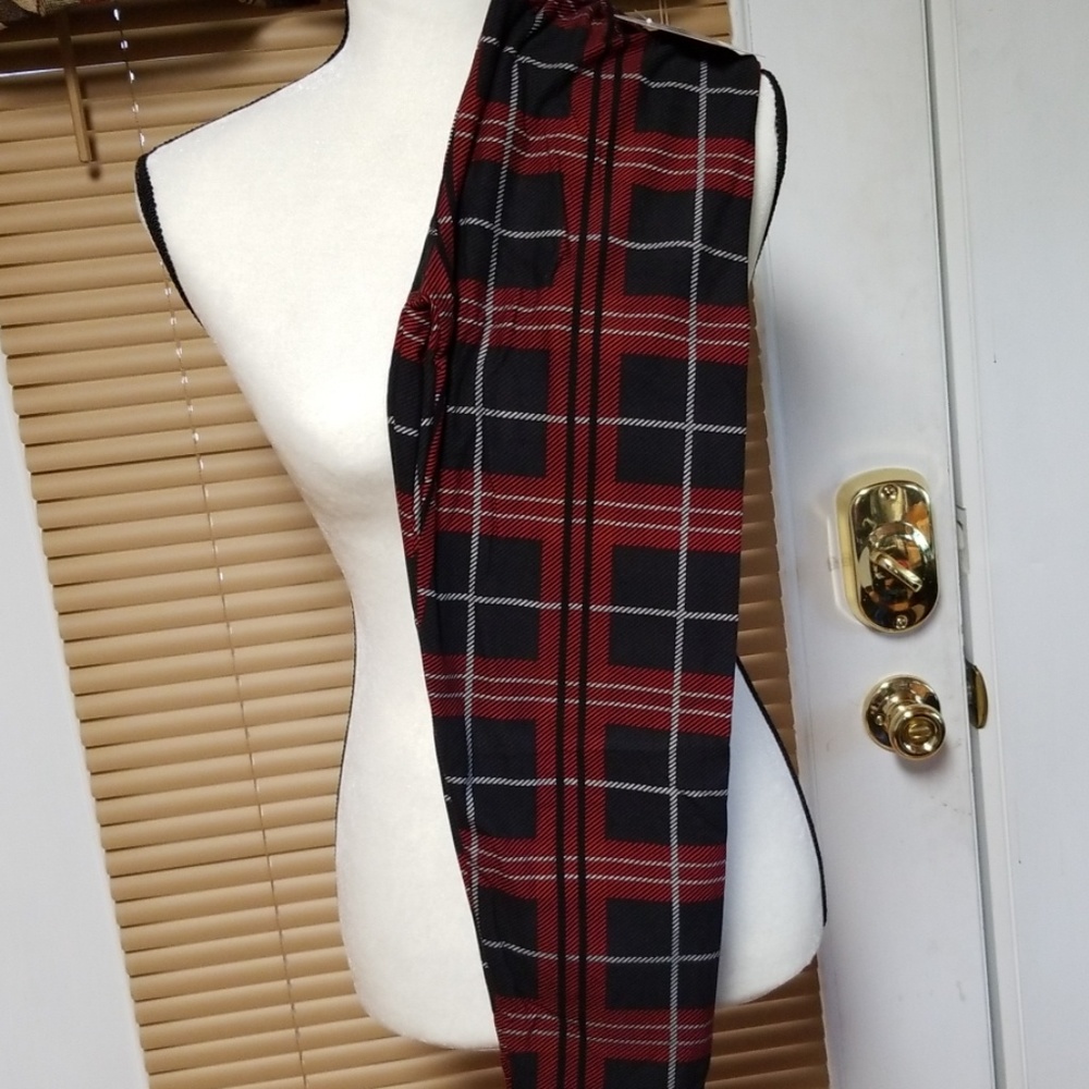 NWT OS SOFT PLAID LEGGINGS